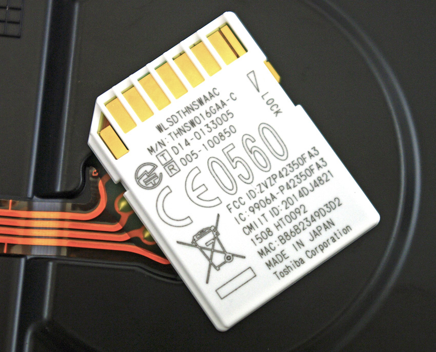 Thẻ nhớ 32gb Wifi SDHC FlashAir W-03 - Tuanphong.vn