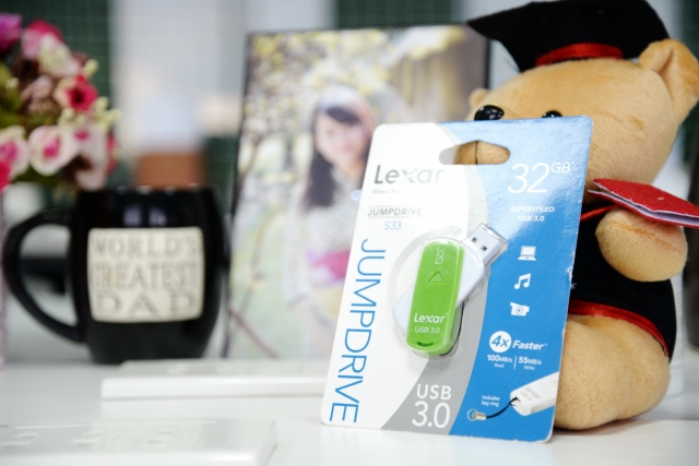 USB 32GB Lexar JumpDrive 6