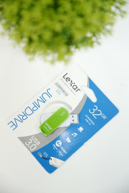 USB 32GB Lexar JumpDrive 8