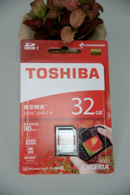 Thẻ nhớ 32GB SDHC Toshiba Exceria U3 90MB/s cho máy ảnh 12