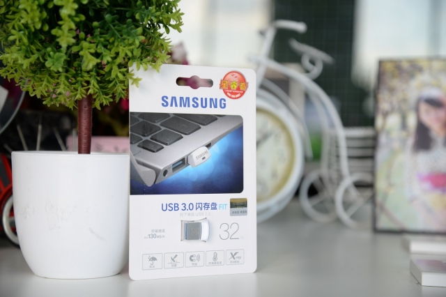 USB 32GB Samsung Fit 14