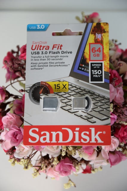 USB 64GB Sandisk Ultra Fit 13