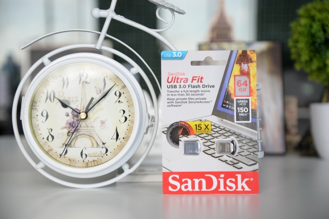 USB 64GB Sandisk Ultra Fit 11