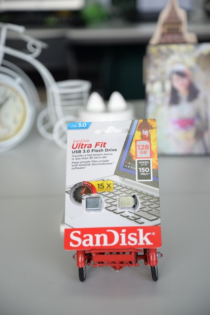 USB 128GB Sandisk Ultra Fit 13