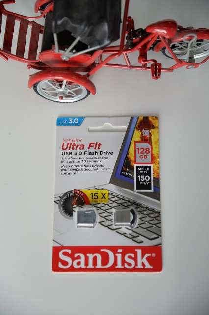 USB 128GB Sandisk Ultra Fit 10