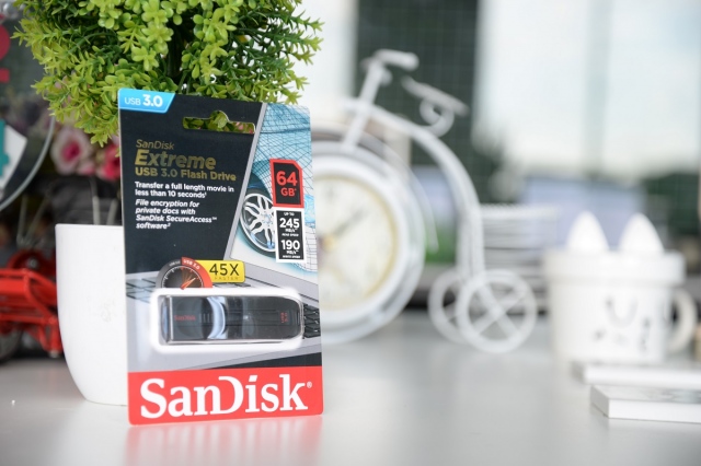 USB 64GB Sandisk Extreme CZ80 13