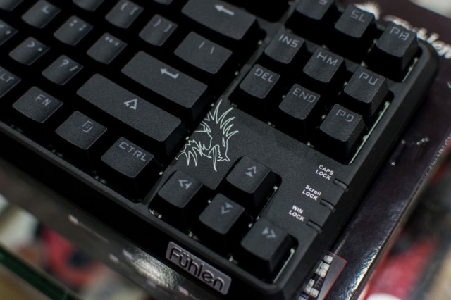 Bàn phím cơ Fuhlen SM680R/M87S RGB Black Blue switch 16