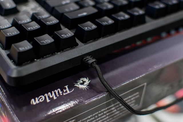 Bàn phím cơ Fuhlen SM680R/M87S RGB Black Blue switch 27