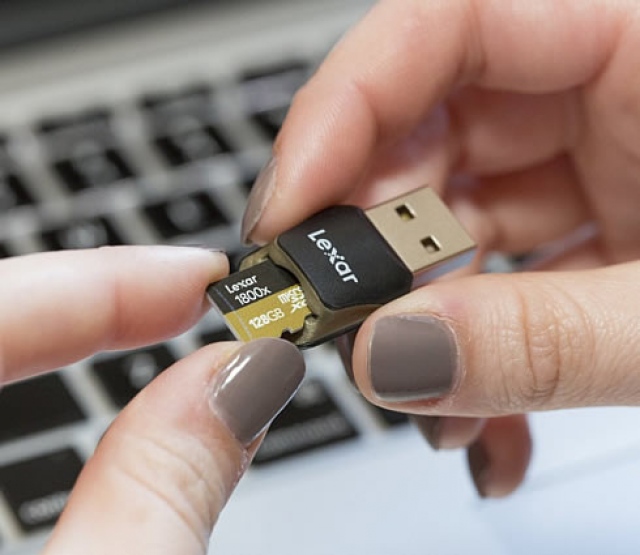 Đầu đọc thẻ MicroSD Card Reader Lexar USB 3.0 UHS-II LRWM05U-7000 1