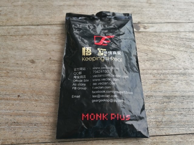 Tai nghe Ve Monk Plus màu Cà Phê (Coffee Gold) bản có Mic và tăng giảm âm lượng 6