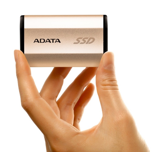 Ổ cứng di động SSD Portable 250GB Adata SE730 Gold ASE730-250GU31-CGD 3