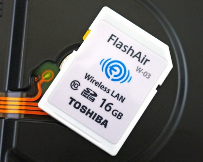 Thẻ nhớ 32gb Wifi SDHC FlashAir W-03 - Tuanphong.vn