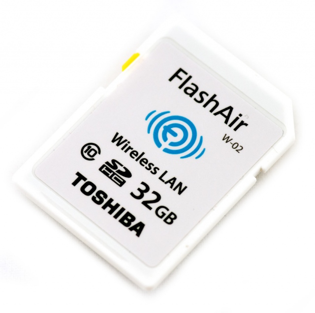 Thẻ nhớ 32gb Wifi SDHC FlashAir W-02 - Tuanphong.vn