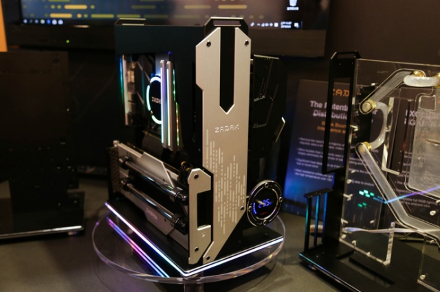 Anh em nhà Apacer cùng Zadak giới thiệu loạt RAM, SSD, bộ máy tính đẹp ấn tượng dành cho game thủ 6