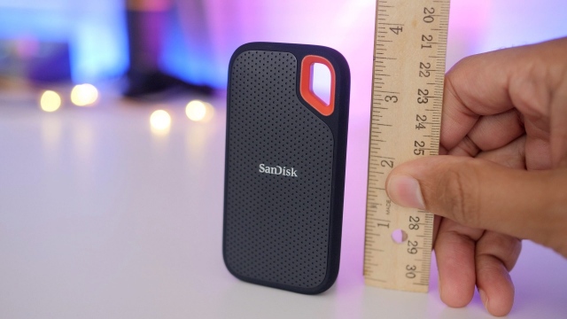 Ổ cứng di động SSD Portable 500GB Sandisk Extreme 11