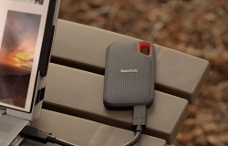 Trên tay ổ cứng di động Sandisk Extreme Portable SSD 1TB